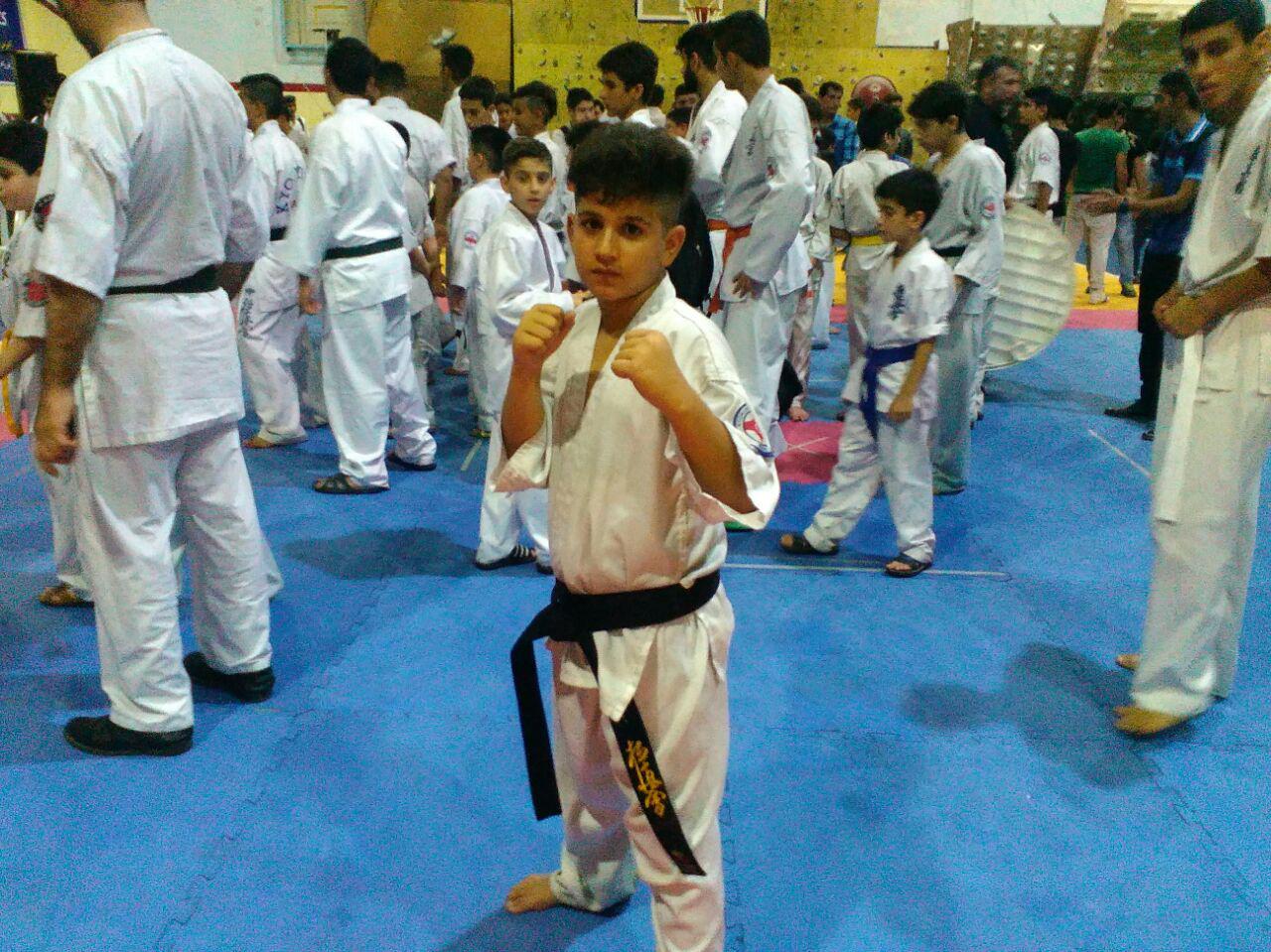 افتخار آفرینی امیدرضا خشنودی گیلاکجانی در مسابقات کاراته قهرمانی کشور